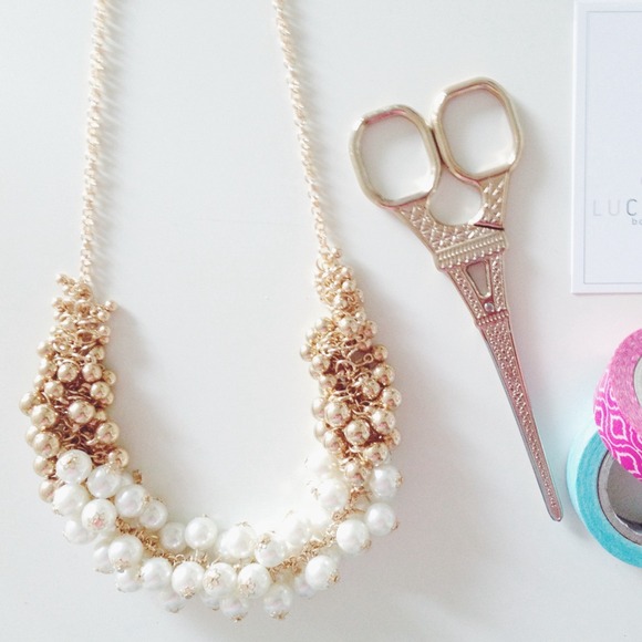 Jewelry - SALE! Jackie Baubles Pearl Necklace