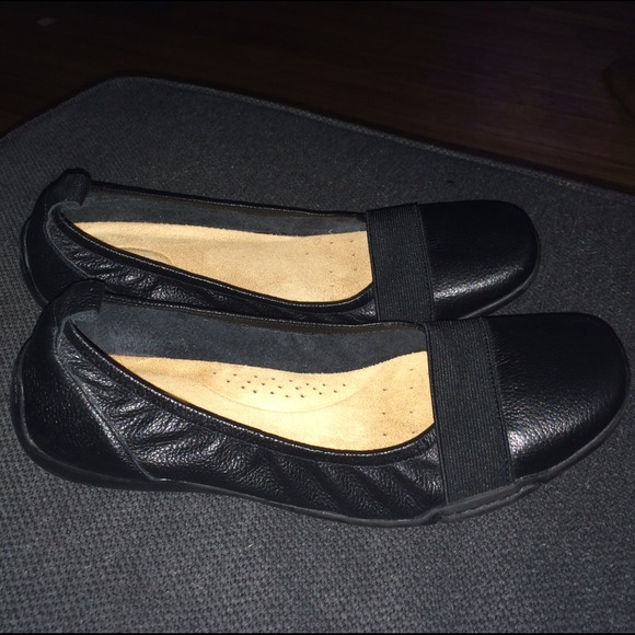 Naturalizer Flats Size 9