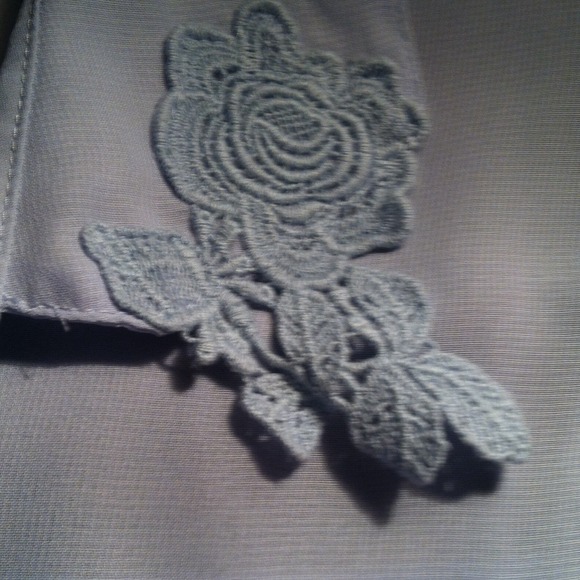 Light Blue Vera Wang Blouse - Picture 2 of 2