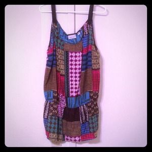 Avenue patterned top