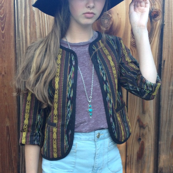 SOLD ⚡Boho Babe HP🌻Tribal Yarndye Crop Bolero - Picture 3 of 4
