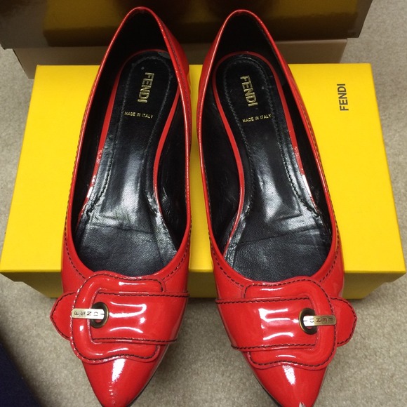 Fendi used size 40 hot red patent buckle flats