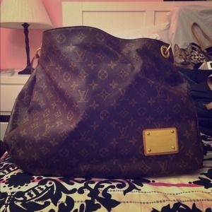 Louis Vuitton mint condition