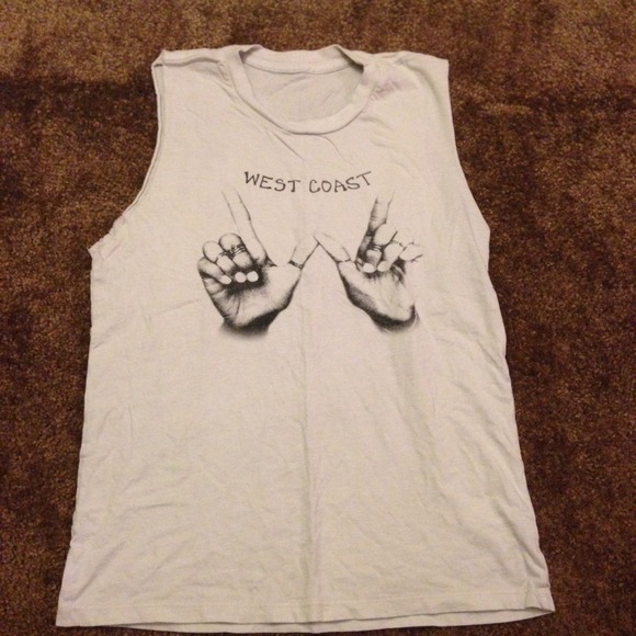 BRANDY MELVILLE WEST COAST MUSCLE TANK