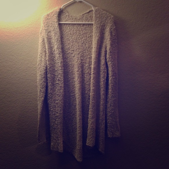 Brandy Melville Sweater **check description