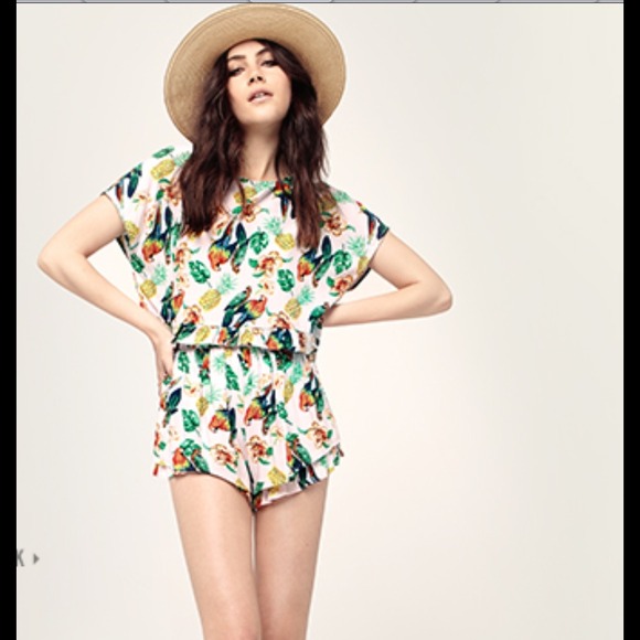 Island fever set