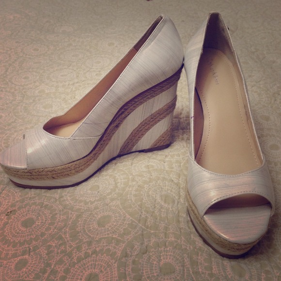🚫SOLD🚫Perfect for summer Calvin Klein Wedges!