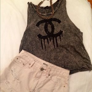 Dripping chanel top✌️