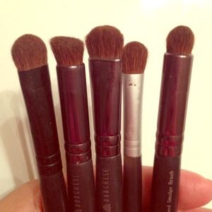 5 eyeshadow brushes