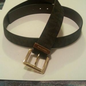 Micahel kors belt L