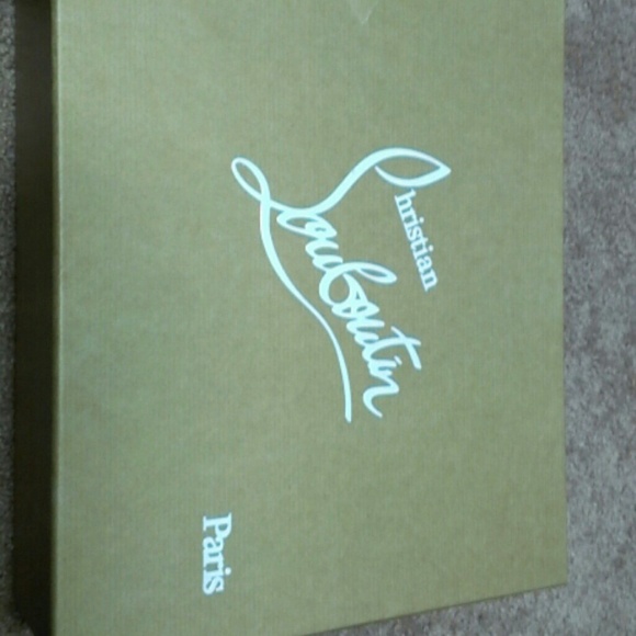 ➡️ONE DAY SALE ⬅️🔷Black Christian Louboutin NWT - Picture 3 of 3