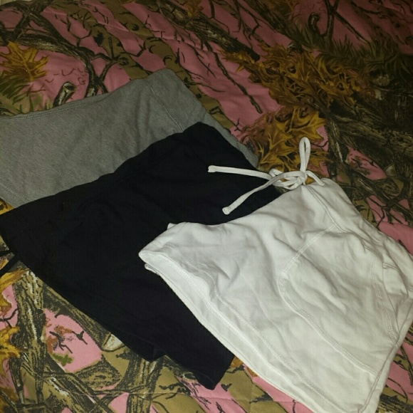 Set of 3 new cotton shorts!