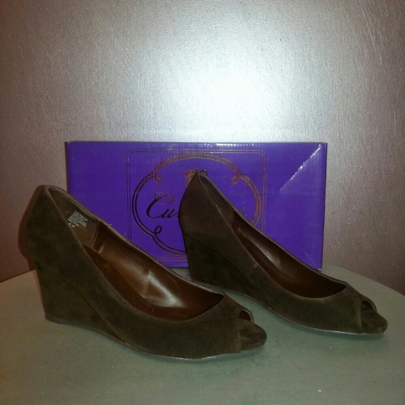 Brown suede peep toe wedges - Picture 1 of 1
