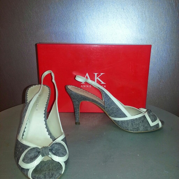 Anne Klein fabric and patent leather slingbacks
