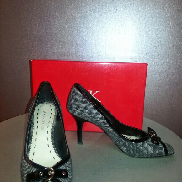 Anne Klein grey fabric, black patent leather pumps