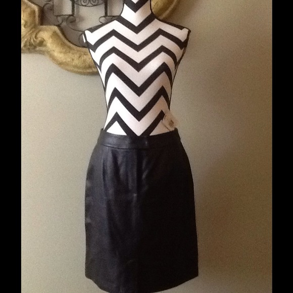 Black leather skirt knee length NWT