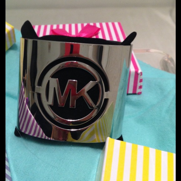 Micheal kors Grey/silver cuff