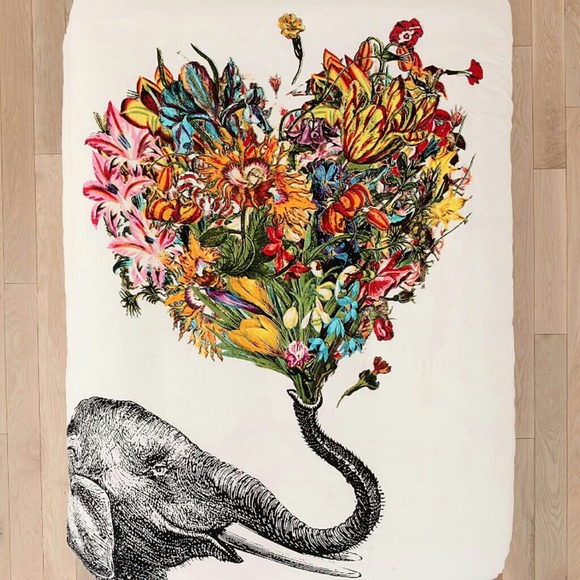 Elephant holding flowers duvet cover!