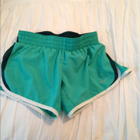 Girls nike dry fit shorts