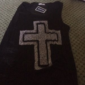 Cross beaded tank