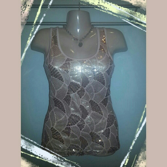 SOLD SOLD💖 Very Peachy Shimmer Sequined tank.