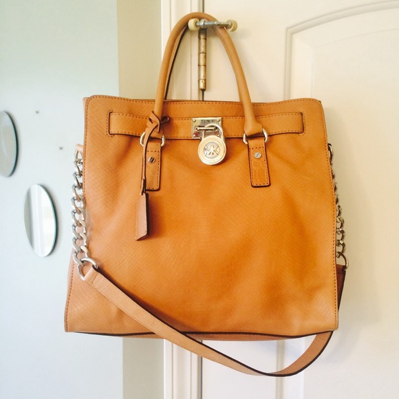 Michael Kors Handbags - Michael Kors Large Hamilton tote