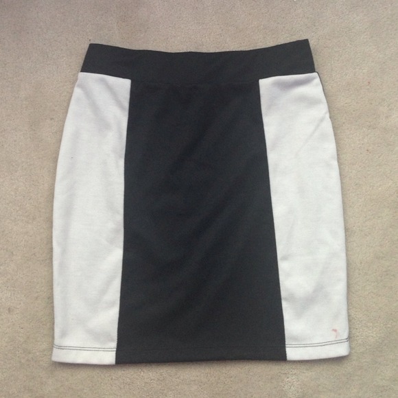Colorblock B+W Bodycon Skirt - Picture 1 of 1