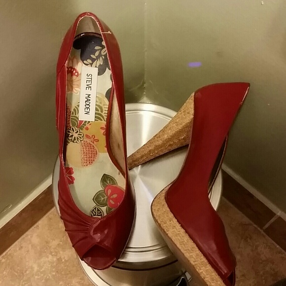 Steve Madden platform heel