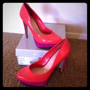 Jessica Simpson Beijo shoes