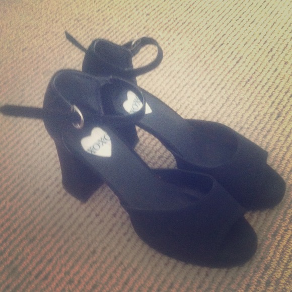 XOXO black pumps ! -worn once - Picture 1 of 1