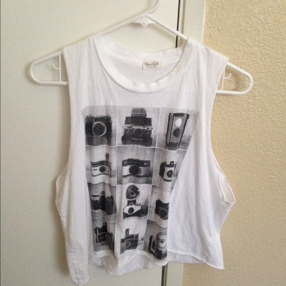 brandy melville camera muscle tee