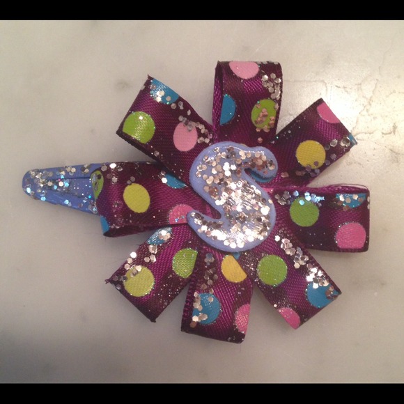 Letter Hair Clips - Picture 3 of 4
