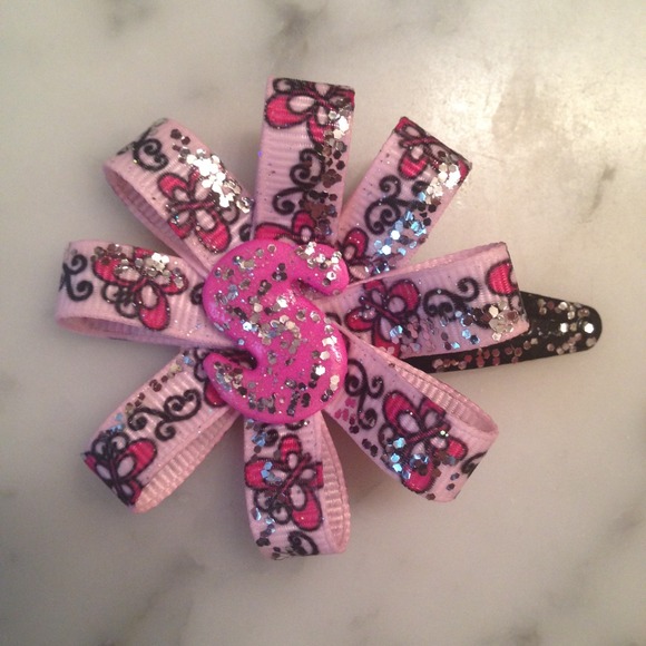 Letter Hair Clips - Picture 4 of 4