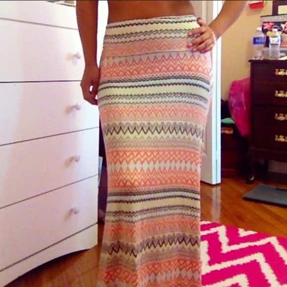 MAXI SKIRT 💛💗
