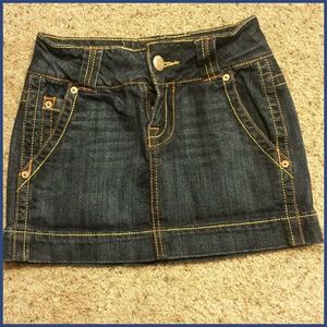 Mini Jean Skirt like New.