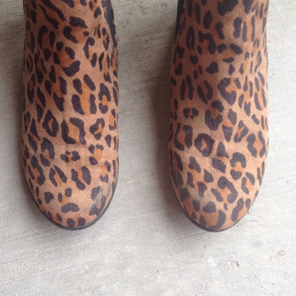 🚫SOLD IN BUNDLE🚫Cheetah booties - Picture 2 of 4