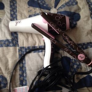 Zoe hair dyer and straightener!