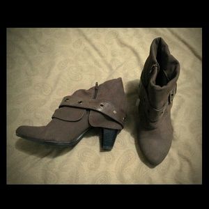 Decree ankle boots