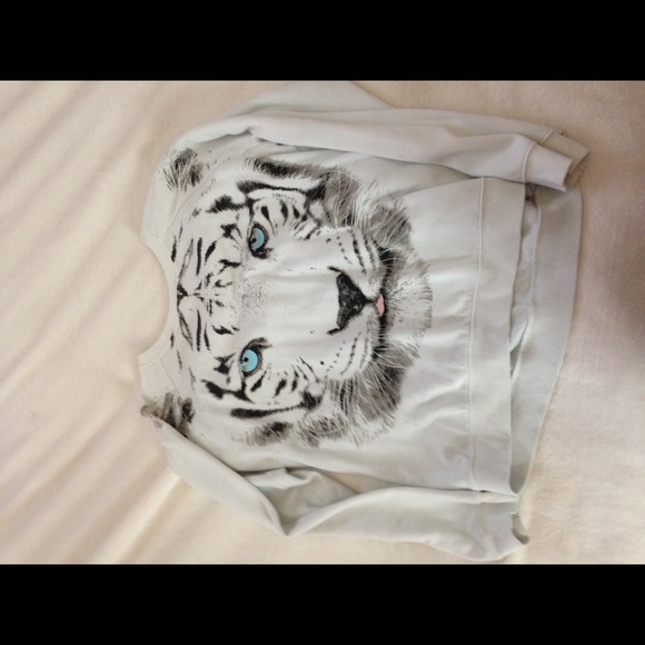 White sweater. - Picture 1 of 1