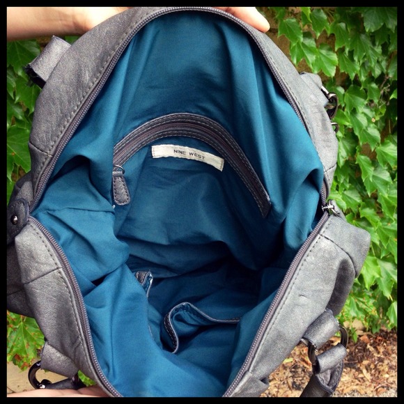 ✖️Sold!✖️Grey Nine West Purse - Picture 2 of 3