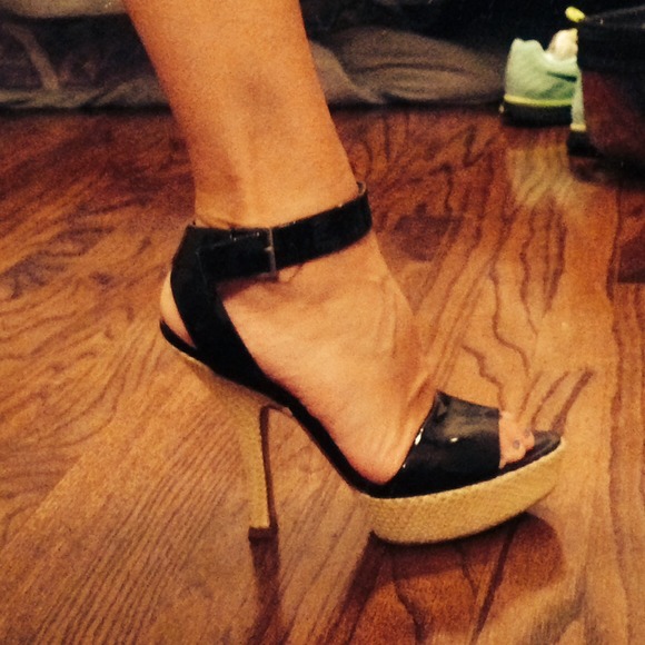 SOLD MICHAEL patent heels size 6