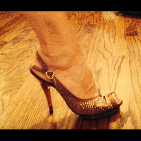 NOT 4 SALE Betsey Johnson brown heel 6.5