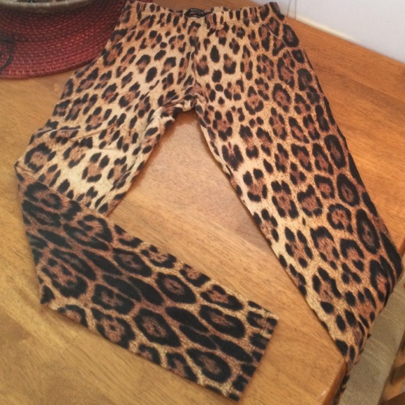 Cheetah print leggings