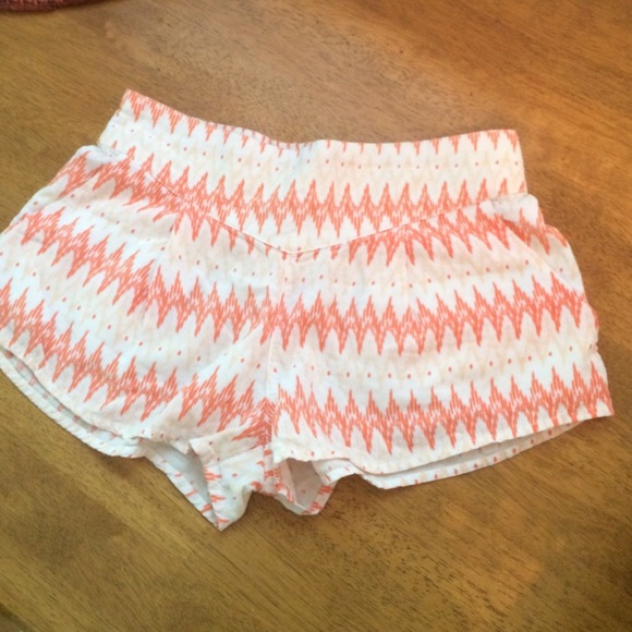 kirra rayon zig zag pattern shorts