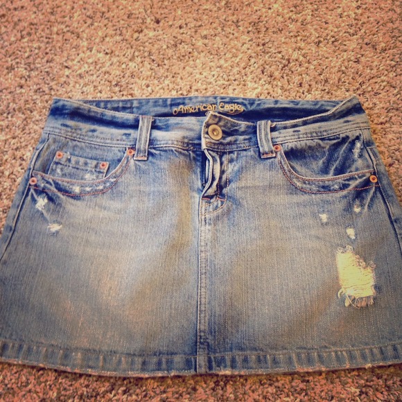 Med wash denim AEO mini skirt