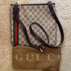 *SOLD* Authentic Gucci crossover bag