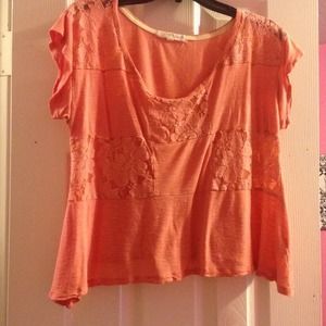 Crop tpo never worn and ready to have a new owner