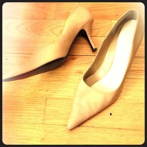 Nine West nude heels