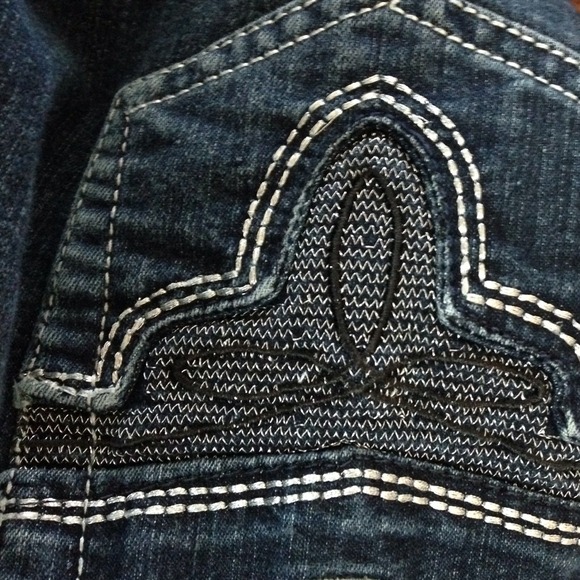 Darkwashed capris - Picture 2 of 2