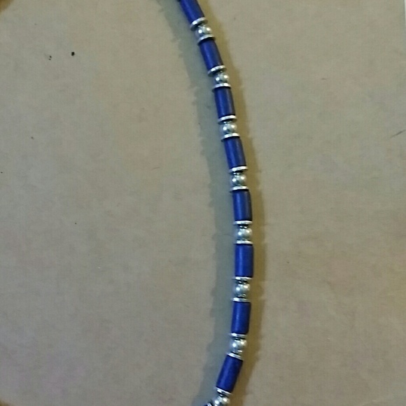 Vintage blue and silver beaded necklace - Picture 2 of 3